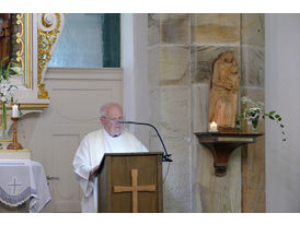 75 Jahre Wachsstockfest an der Weingartenkapelle in Naumburg (Foto: Karl-Franz Thiede)
